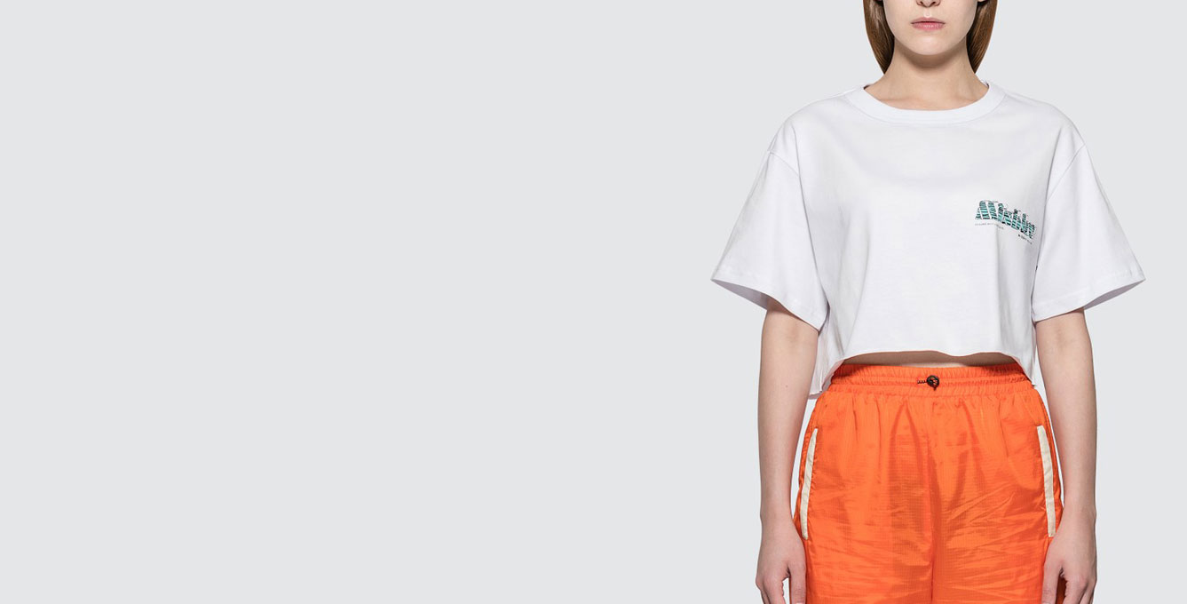 The Mbh Hotel & Spa Cropped T-shirt